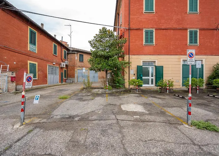 *love'n Fly * Airport- Ducati アパート